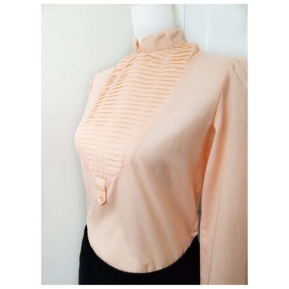 VINTAGE Blouse with chest pleat